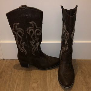 Cowgirl boots! Size 9